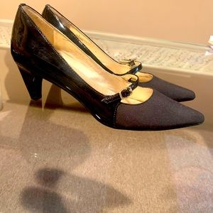 Like new!!TAHARI—Size 7